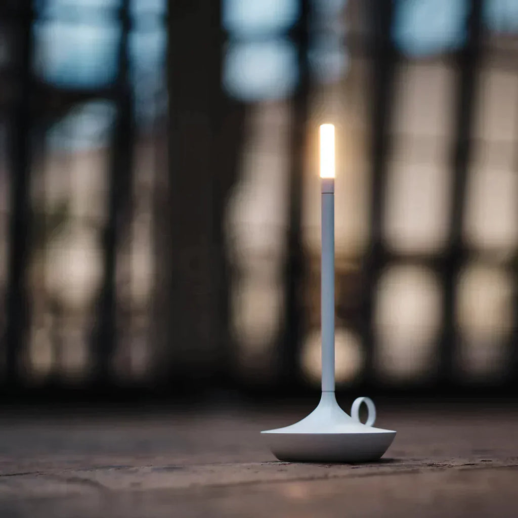 Minimalistische LED Tafellamp Met Aanraakschakelaar in De Vorm Van Een Kaars